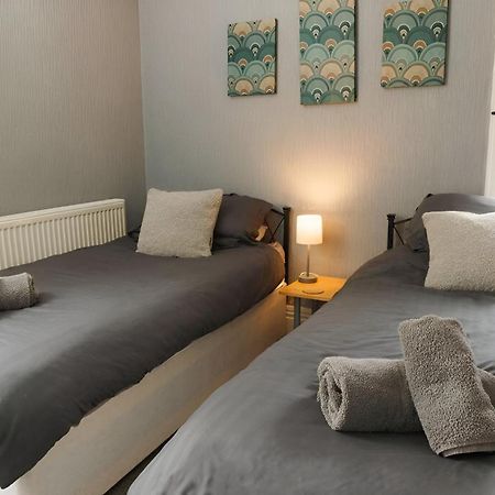 Seaside Solace 2Br With Scenic Coastline Views Llandudno Zewnętrze zdjęcie