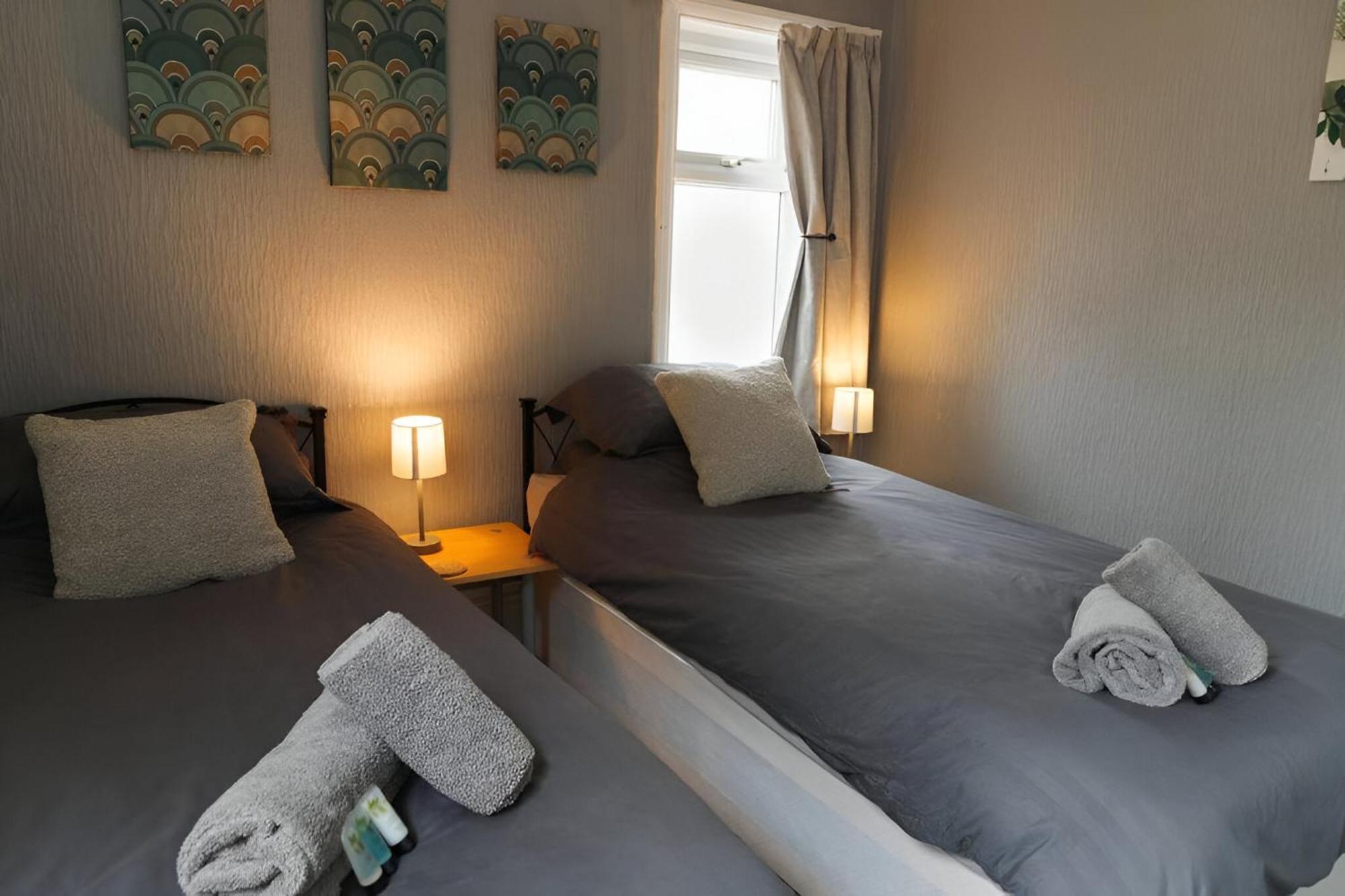 Seaside Solace 2Br With Scenic Coastline Views Llandudno Zewnętrze zdjęcie