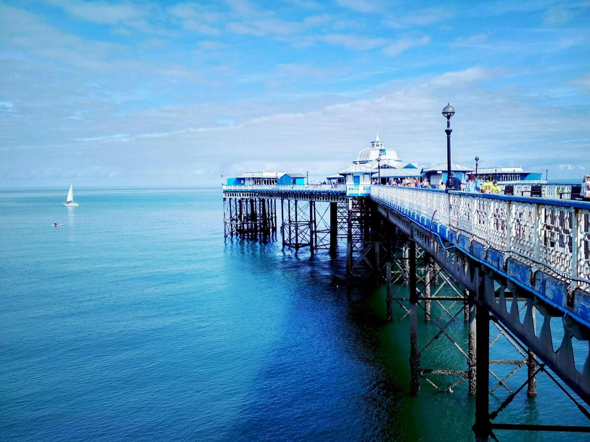 Seaside Solace 2Br With Scenic Coastline Views Llandudno Zewnętrze zdjęcie